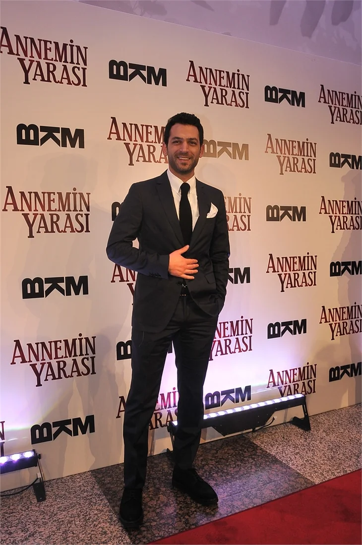 'Annemin Yarası' filminin galasına ünlü akını!
