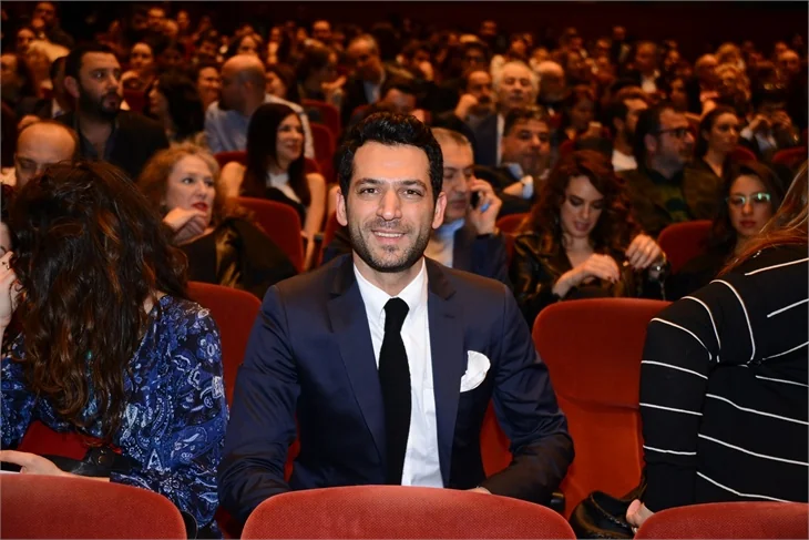 'Annemin Yarası' filminin galasına ünlü akını!