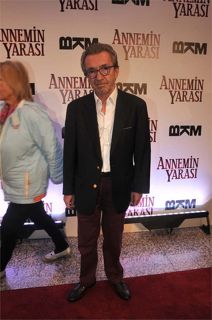 'Annemin Yarası' filminin galasına ünlü akını!
