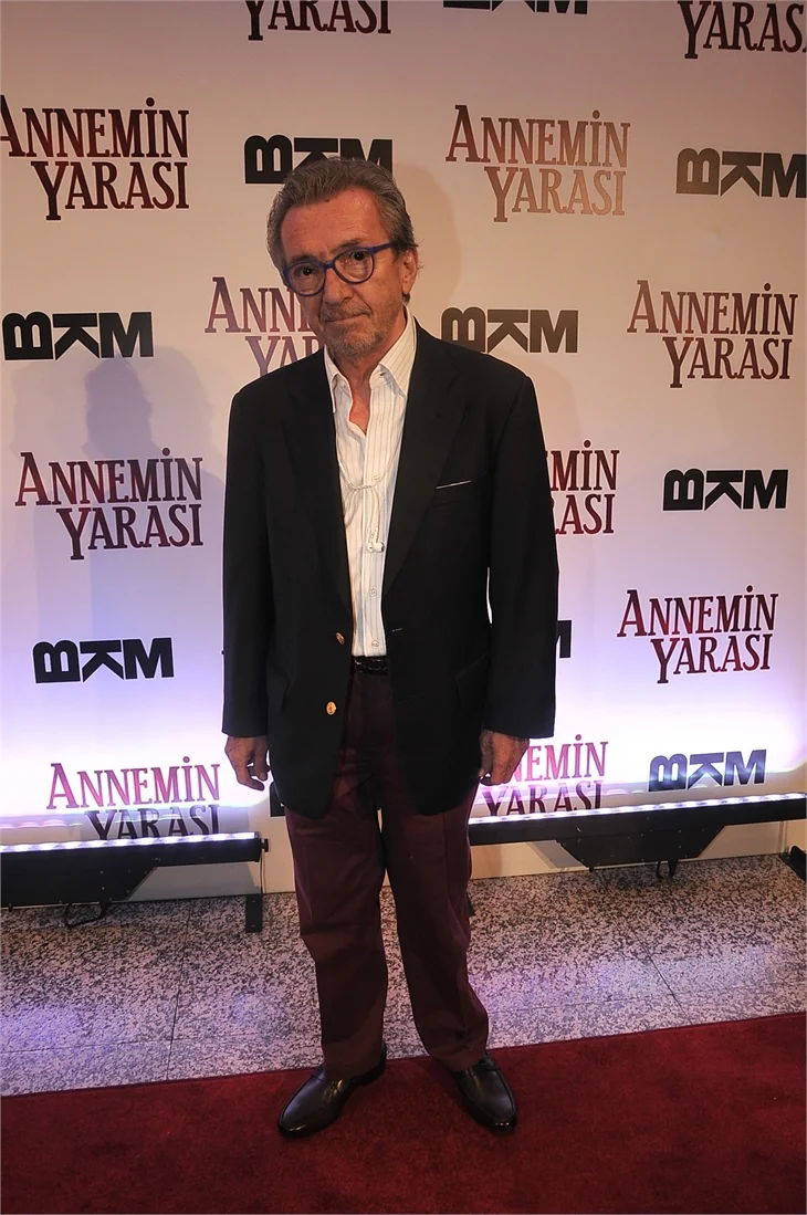 'Annemin Yarası' filminin galasına ünlü akını!