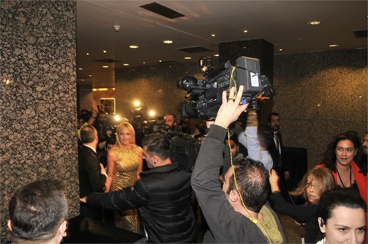 'Annemin Yarası' filminin galasına ünlü akını!