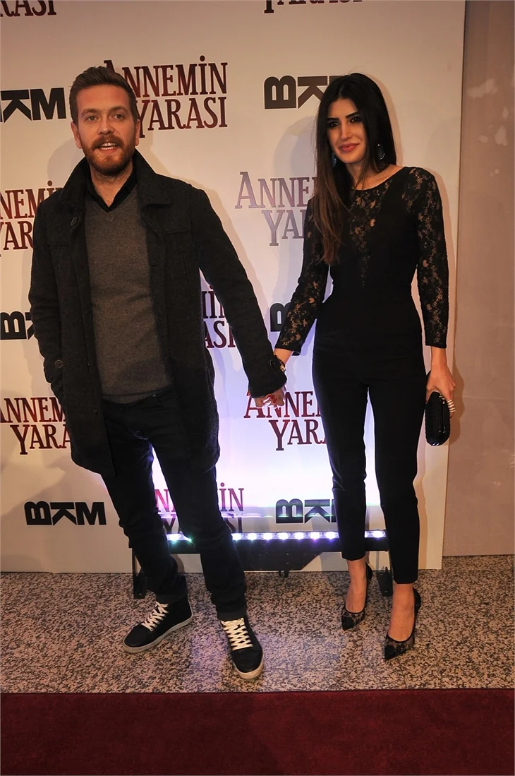 'Annemin Yarası' filminin galasına ünlü akını!
