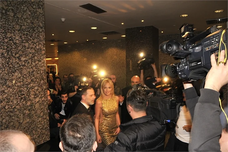 'Annemin Yarası' filminin galasına ünlü akını!