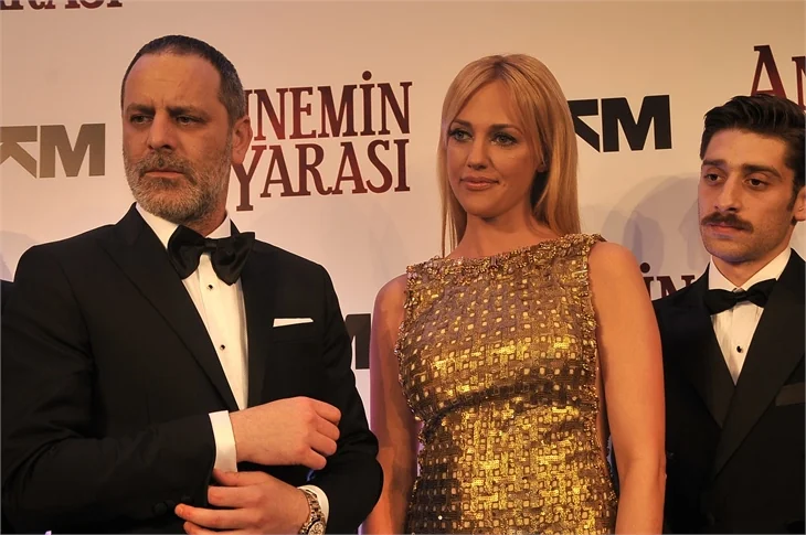 'Annemin Yarası' filminin galasına ünlü akını!