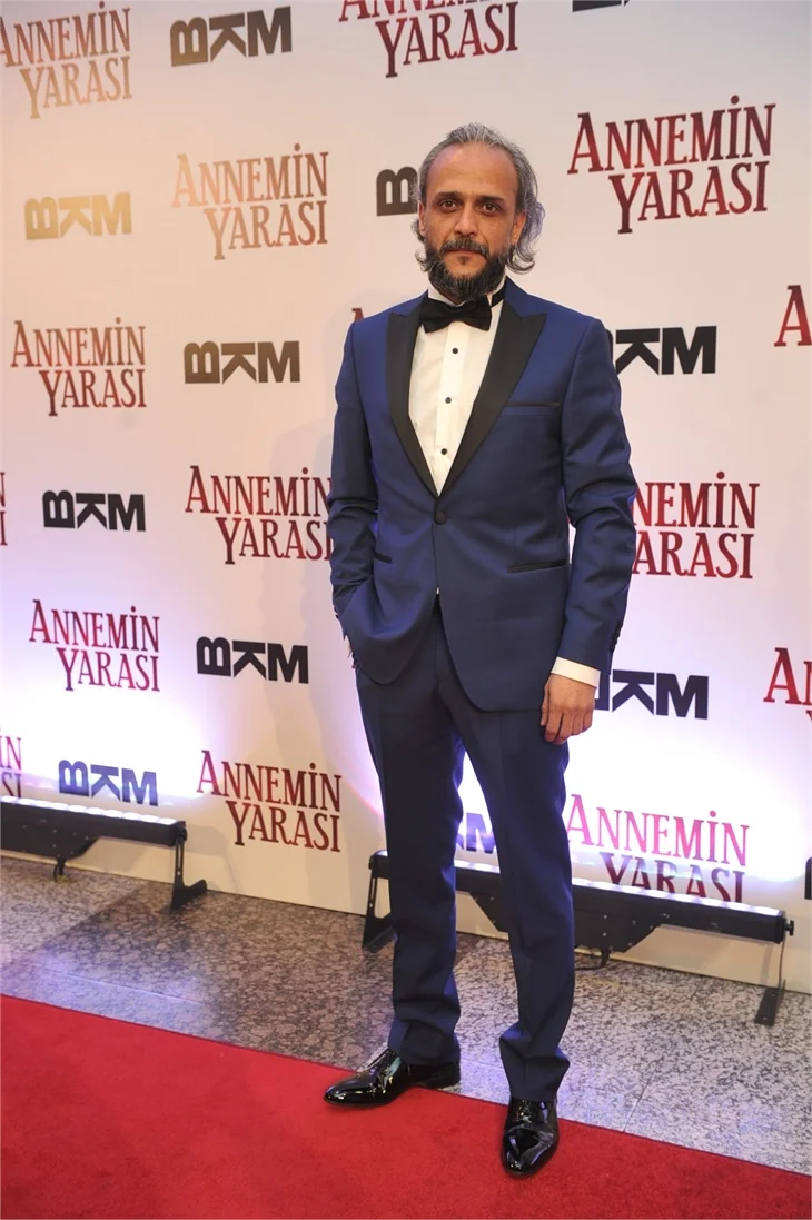 'Annemin Yarası' filminin galasına ünlü akını!