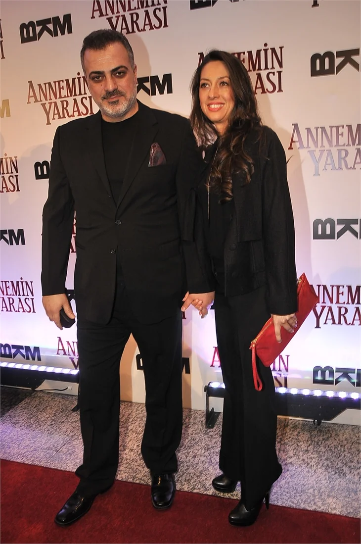 'Annemin Yarası' filminin galasına ünlü akını!