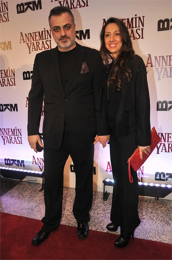 'Annemin Yarası' filminin galasına ünlü akını!