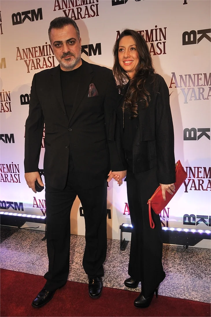 'Annemin Yarası' filminin galasına ünlü akını!