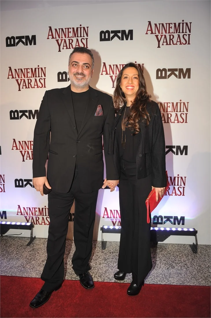 'Annemin Yarası' filminin galasına ünlü akını!
