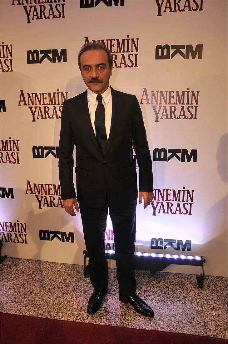 'Annemin Yarası' filminin galasına ünlü akını!