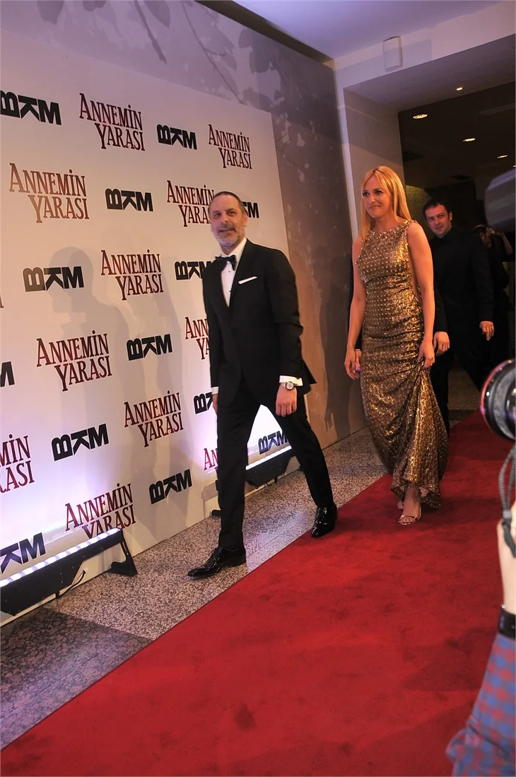 'Annemin Yarası' filminin galasına ünlü akını!