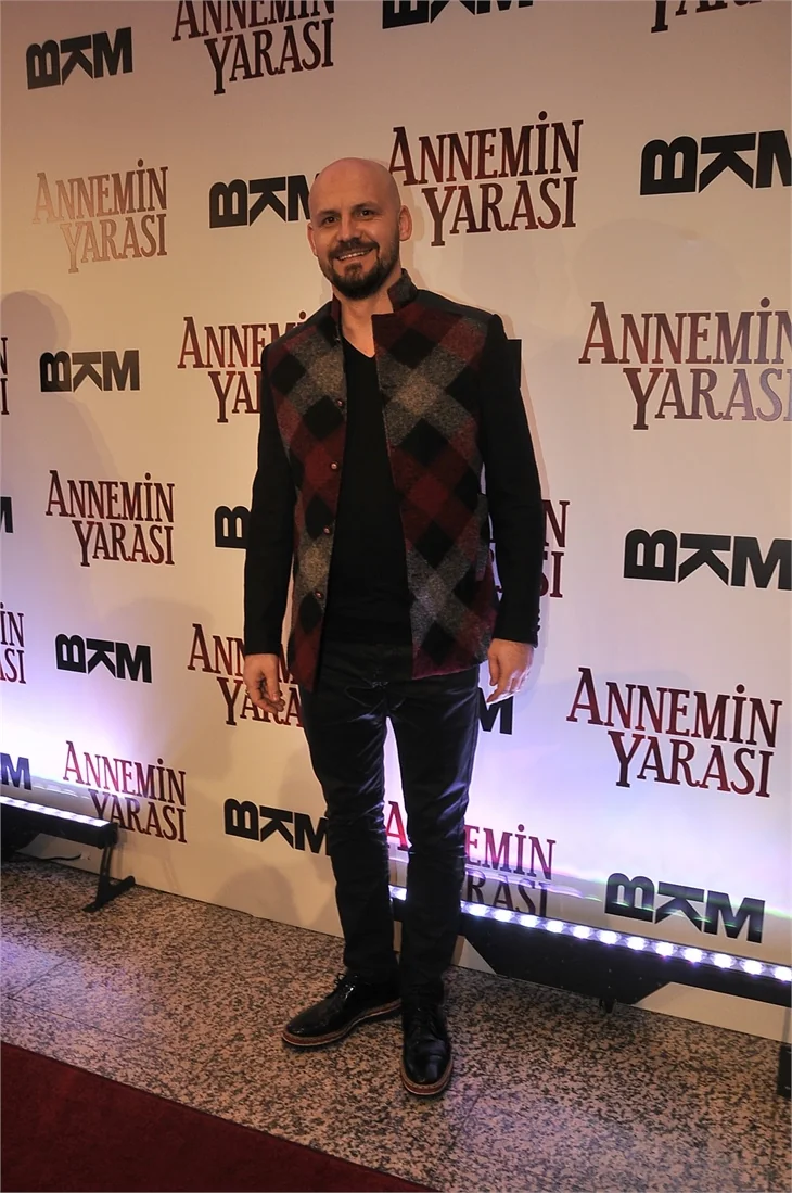 'Annemin Yarası' filminin galasına ünlü akını!