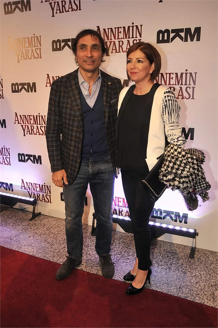 'Annemin Yarası' filminin galasına ünlü akını!