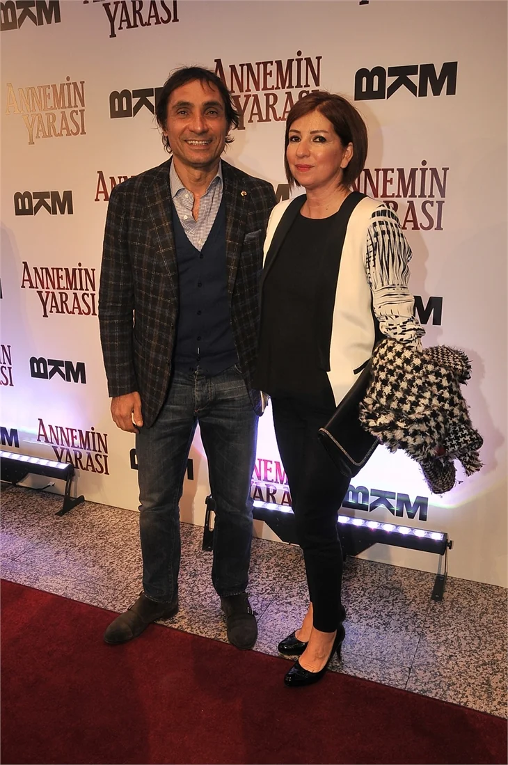 'Annemin Yarası' filminin galasına ünlü akını!