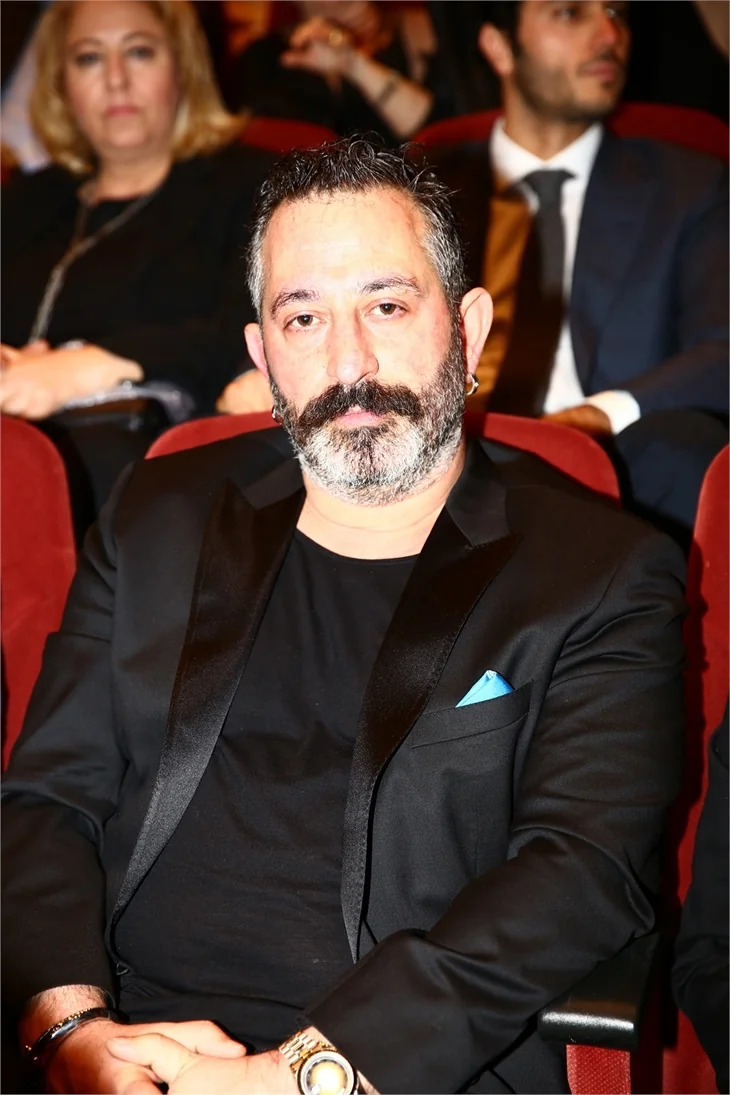 'Annemin Yarası' filminin galasına ünlü akını!