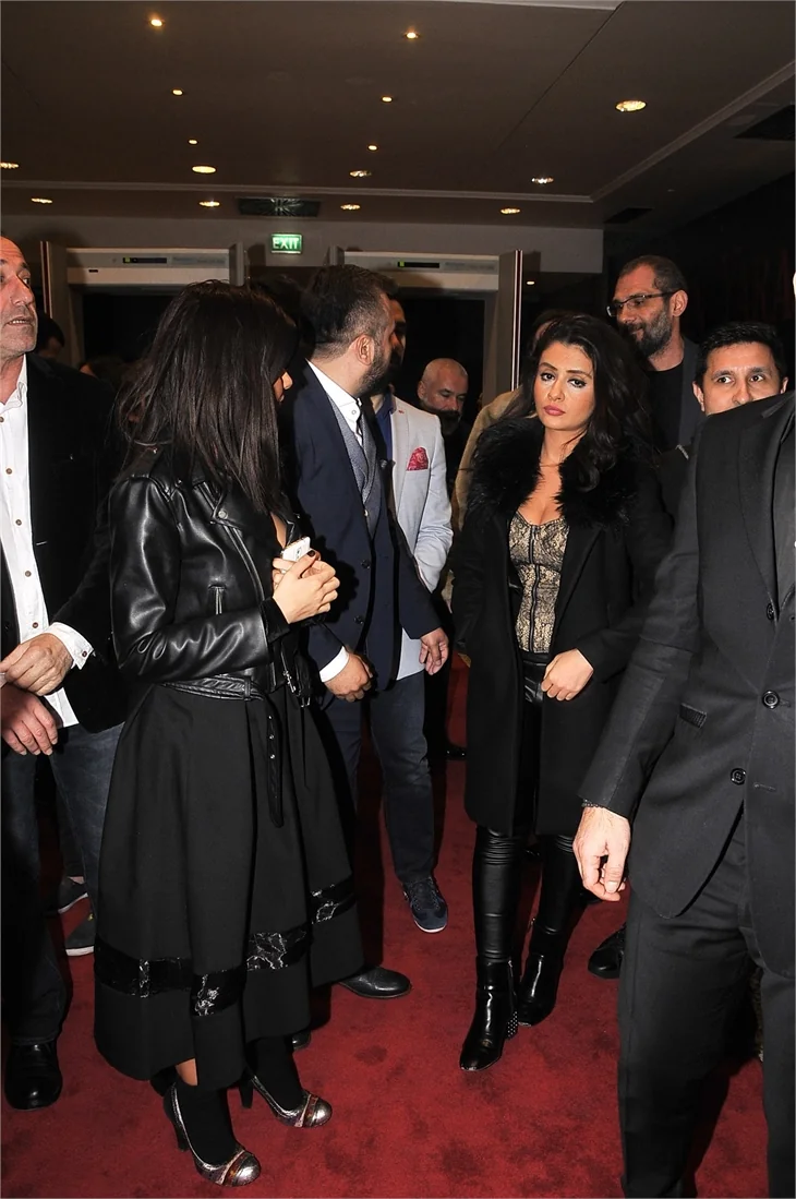 'Annemin Yarası' filminin galasına ünlü akını!