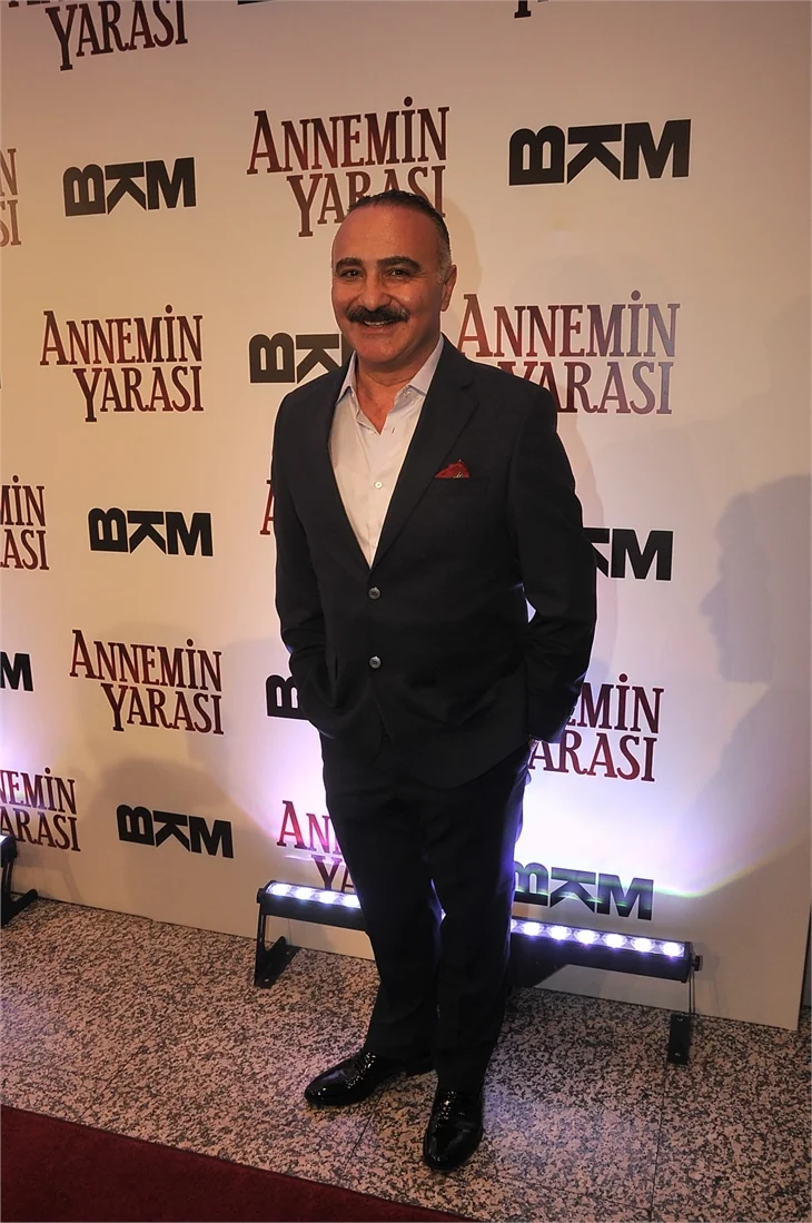 'Annemin Yarası' filminin galasına ünlü akını!