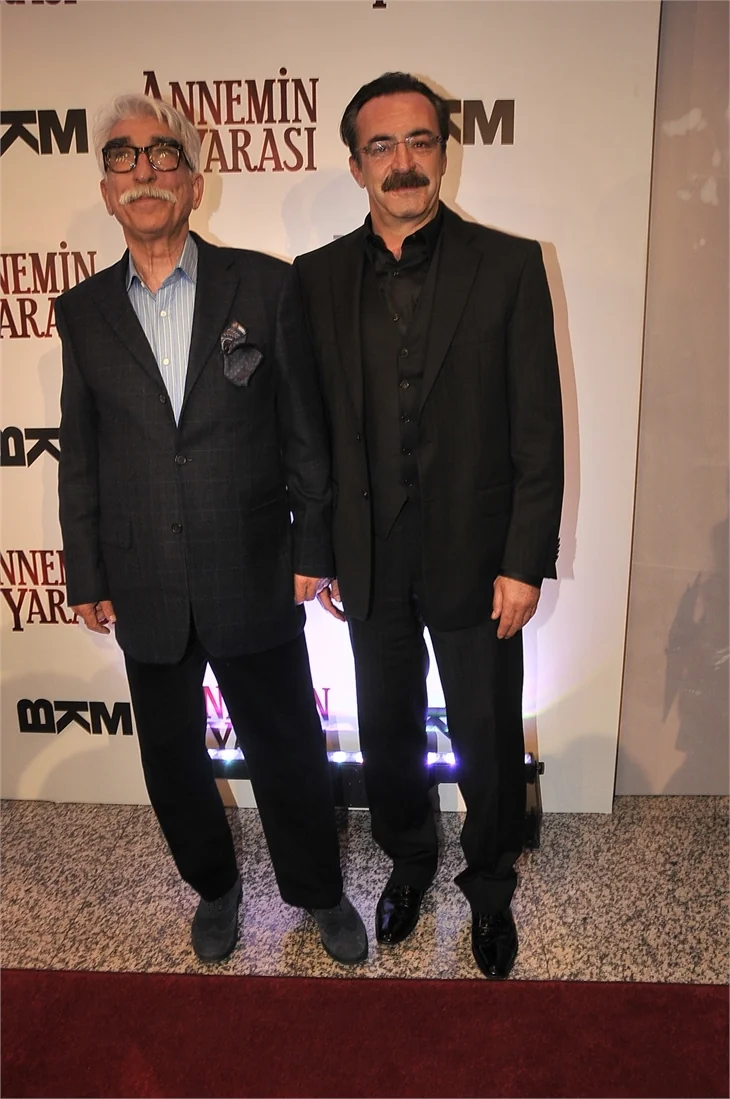 'Annemin Yarası' filminin galasına ünlü akını!