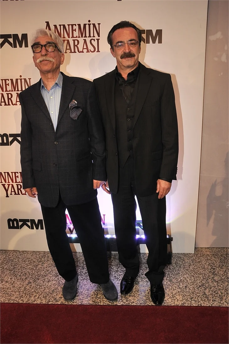 'Annemin Yarası' filminin galasına ünlü akını!