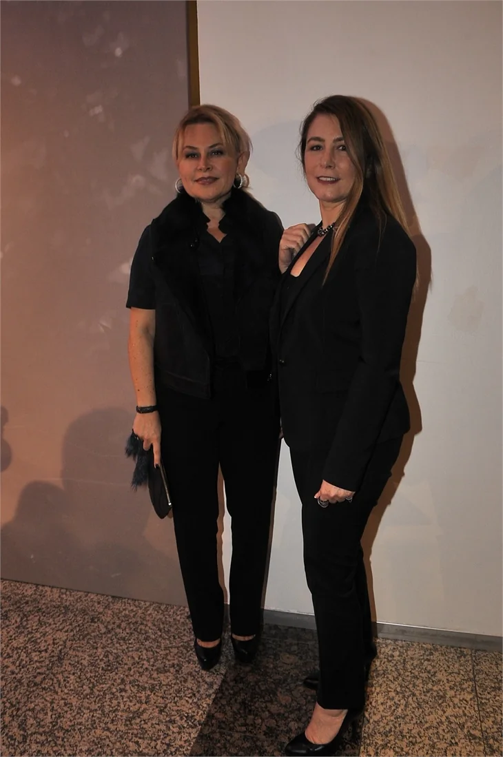 'Annemin Yarası' filminin galasına ünlü akını!