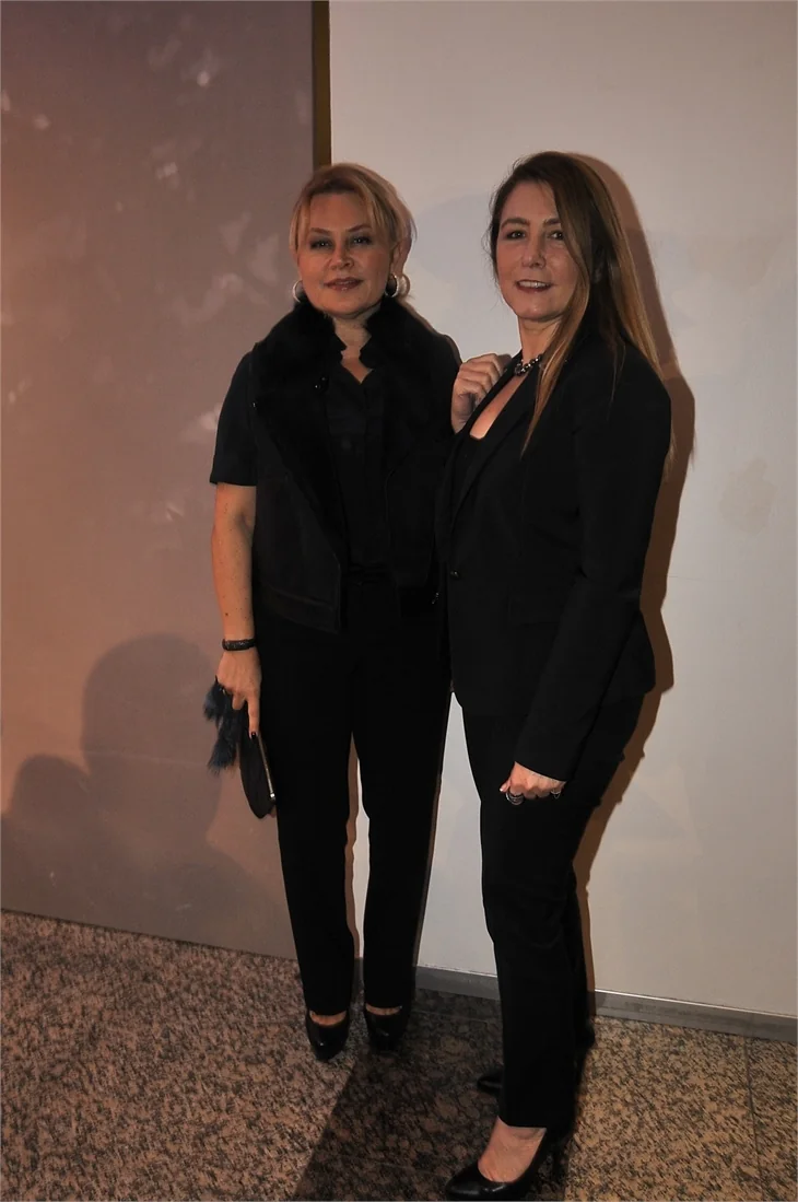 'Annemin Yarası' filminin galasına ünlü akını!