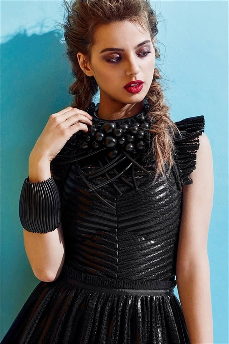 'Paramparça' dizisinin Cansu’su Leyla Tanlar bilinmeyenleri anlattı