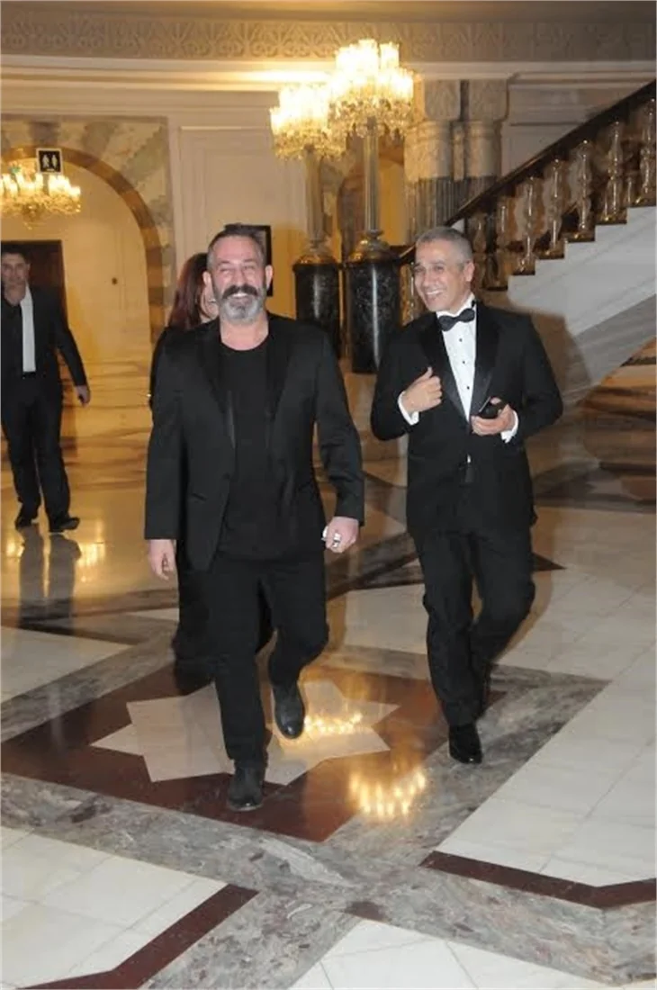 Cem Yılmaz bağış topladı!