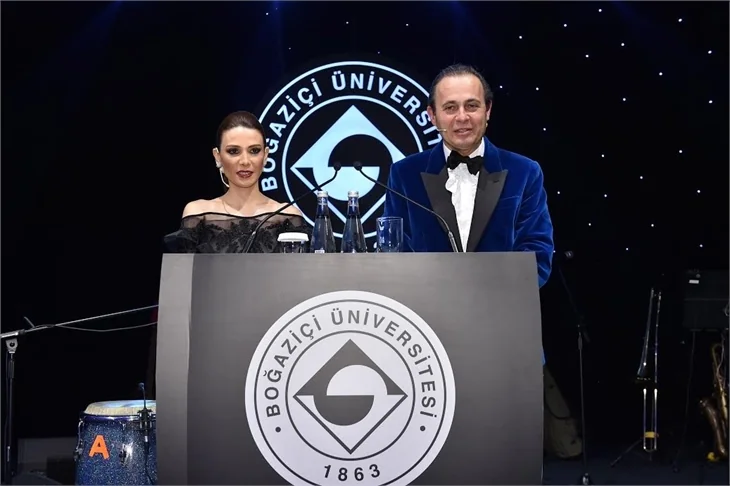 Cem Yılmaz bağış topladı!