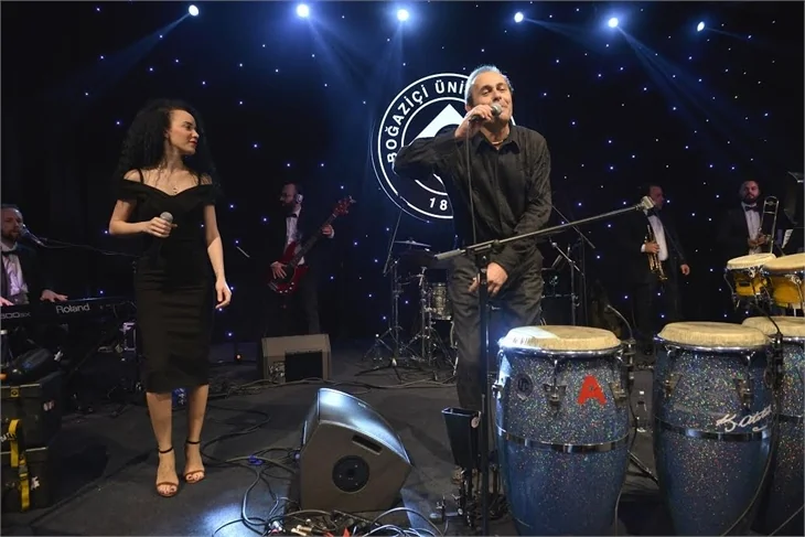 Cem Yılmaz bağış topladı!