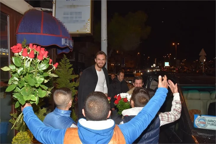 Semih Erden ve Kerem Tunçeri’nin çiçekçi polemiği!