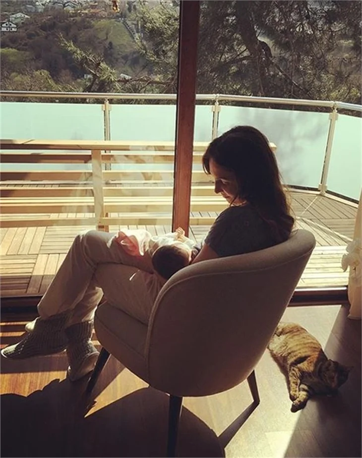 Burcu Kutluk anne oldu