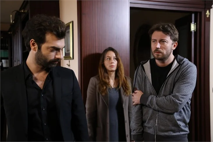 Poyraz Karayel'e sürpriz yakışıklı