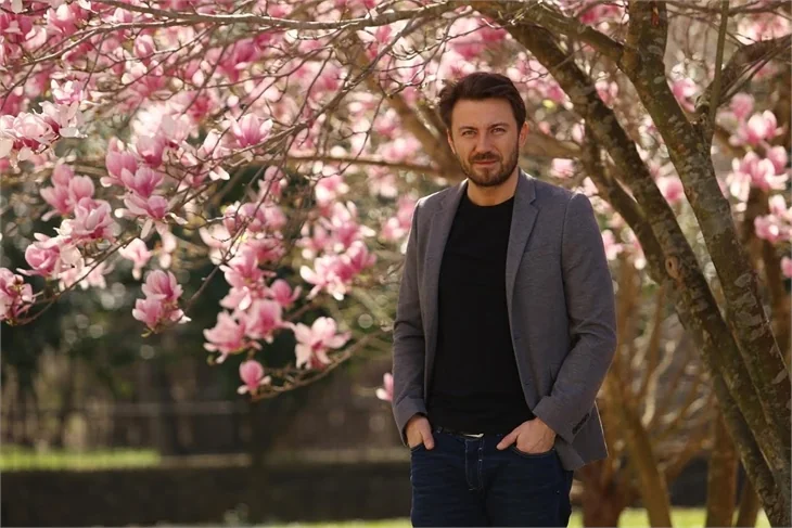Poyraz Karayel'e sürpriz yakışıklı