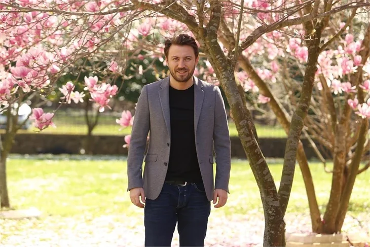 Poyraz Karayel'e sürpriz yakışıklı