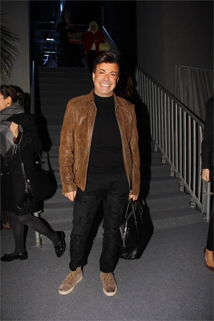 Fashion Week İstanbul'da ünlüleri buluşturan defile!