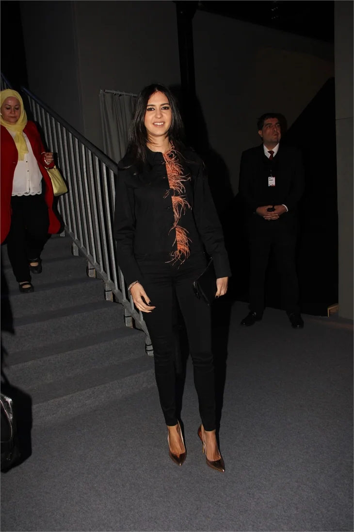 Fashion Week İstanbul'da ünlüleri buluşturan defile!