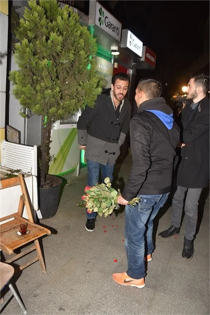 Erkan Kolçak Köstengil ve Şükran Ovalı, Şebnem Bozoklu’ya baskın yaptı