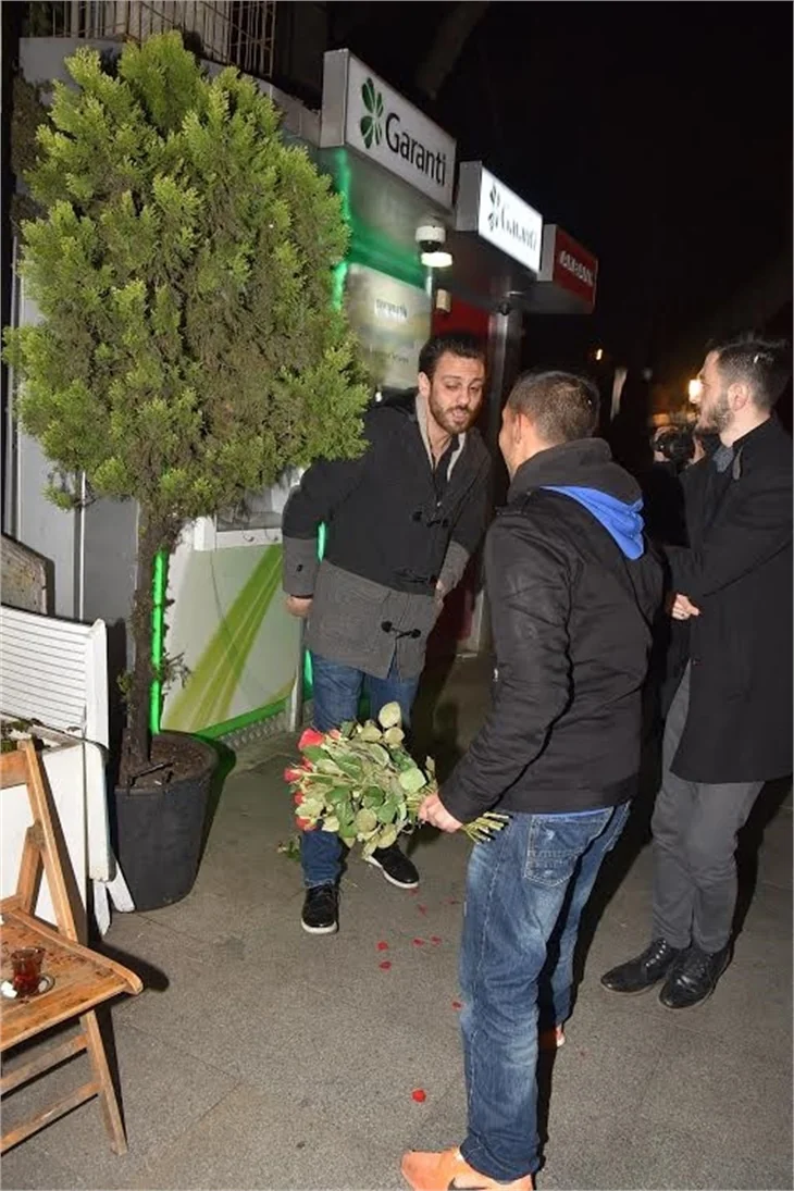 Erkan Kolçak Köstengil ve Şükran Ovalı, Şebnem Bozoklu’ya baskın yaptı