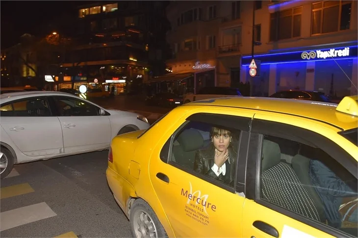 Erkan Kolçak Köstengil ve Şükran Ovalı, Şebnem Bozoklu’ya baskın yaptı