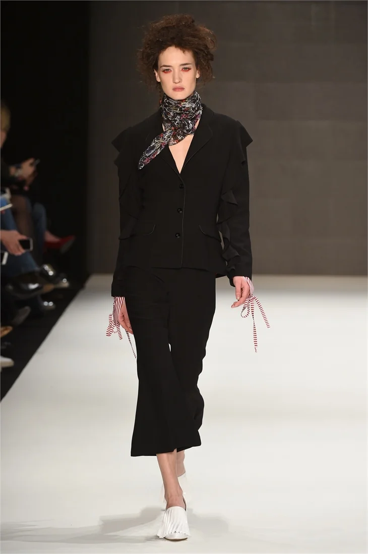 Fashion Week İstanbul devam ediyor