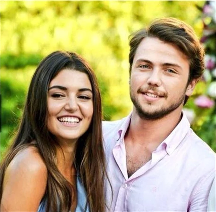 Hande Erçel ve Tolga Sarıtaş'tan duygusal veda mesajı