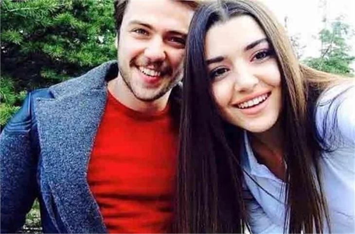 Hande Erçel ve Tolga Sarıtaş'tan duygusal veda mesajı