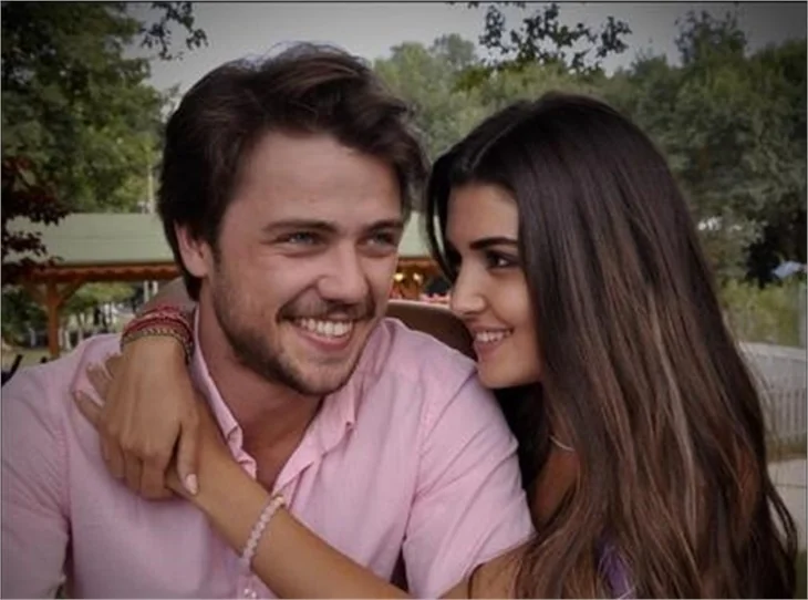 Hande Erçel ve Tolga Sarıtaş'tan duygusal veda mesajı