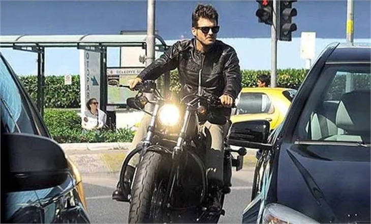 Kıvanç Tatlıtuğ yeni filminde Kenan Sofuoğlu'nu oynayacak