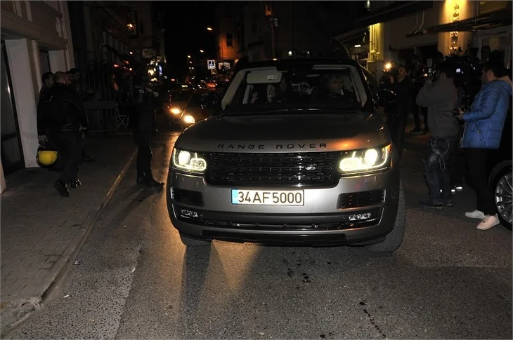 Patron Acun Ilıcalı'dan ekip yemeği!