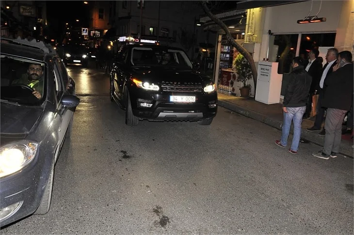 Patron Acun Ilıcalı'dan ekip yemeği!