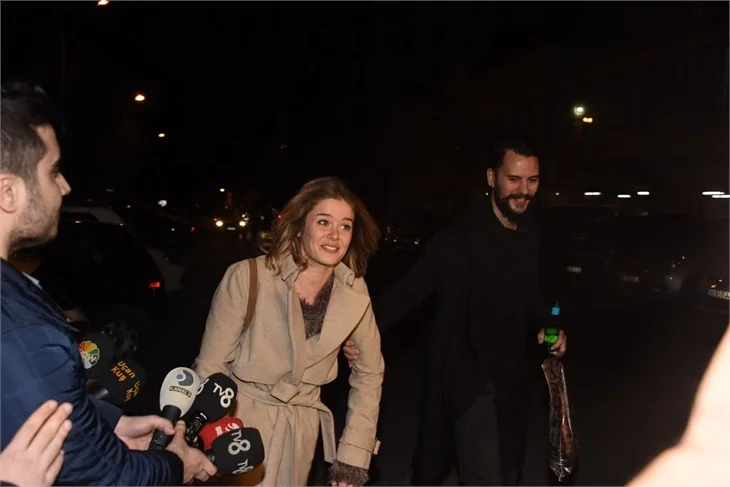 Burcu Biricik'i muhabirlerden nişanlısı kaçırdı!