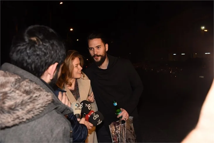 Burcu Biricik'i muhabirlerden nişanlısı kaçırdı!