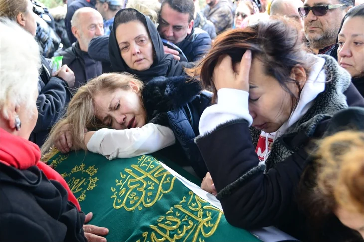 Mezdeke dansçısı Aynur Kanbur son yolculuğuna uğurlandı