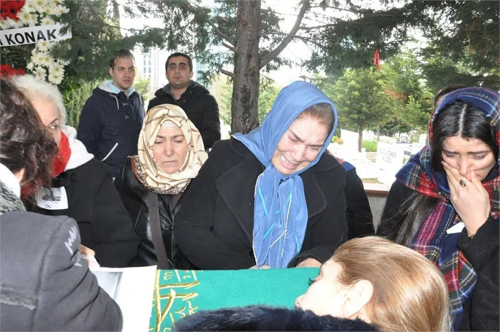 Mezdeke dansçısı Aynur Kanbur son yolculuğuna uğurlandı